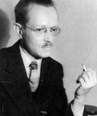 author-portrait-1612-fredric-brown2 author-portrait-1612-fredric-brown2